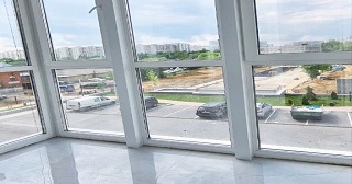 Панорамное остекление балкона Кизилюрт цена от 11 тыс. руб. м/п.